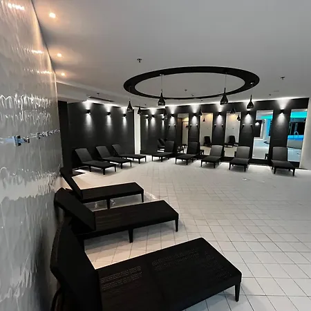 Hanza Tower - Scandia Apartment, 16 Floor, Sunset View Lejlighed *