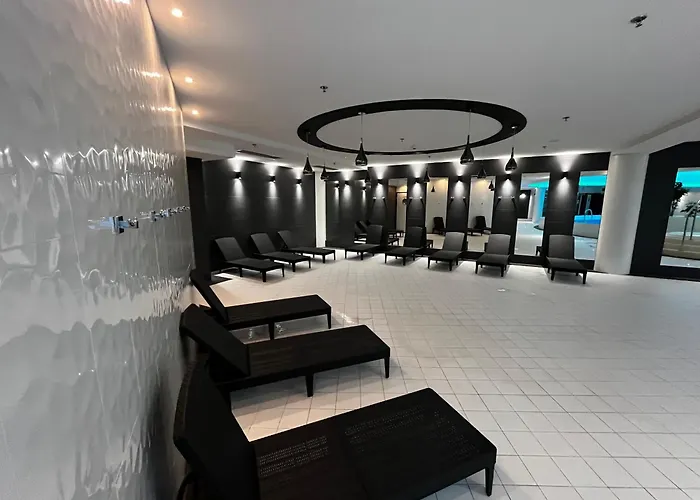 Hanza Tower - Scandia Apartment, 16 Floor, Sunset View Apartamento *